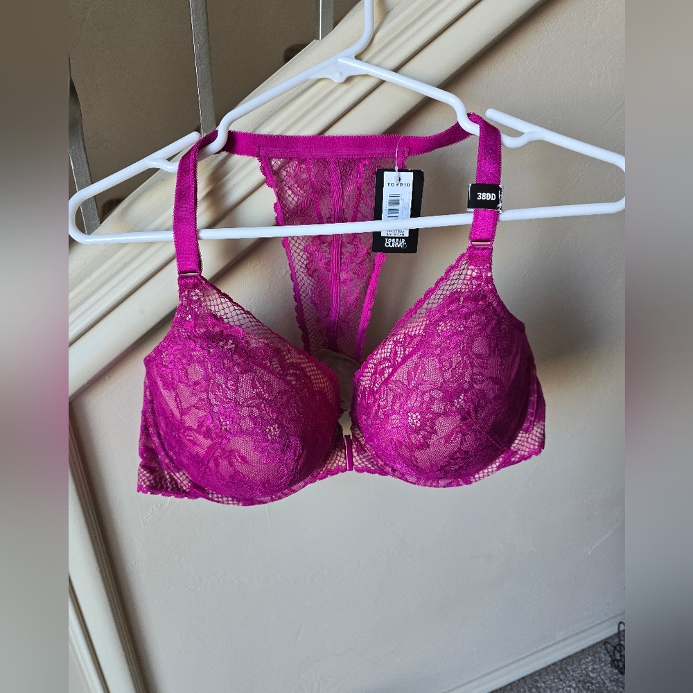 Torrid 38DD Perfect T-Shirt Front-Close Bra